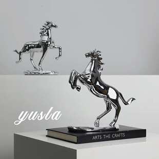 简约轻奢马到成功办公室摆件客厅电视柜样板间书柜动物软装饰品