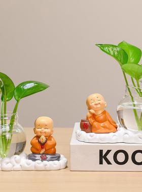 新款慧乐小和尚绿萝水培花瓶办公桌工位客厅电视柜摆件家居装饰品