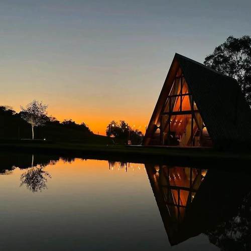 景区露营地农场庄园可移动房屋防腐木三角木屋户外民宿木制