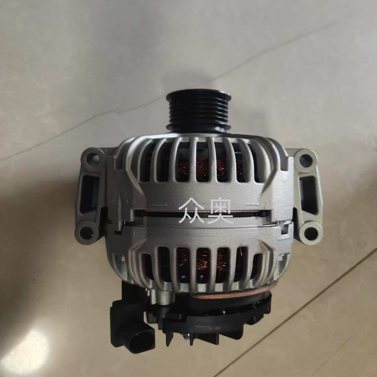 适用奔驰CLS 350轿车发电机0986047700发电机1986A00952发电机