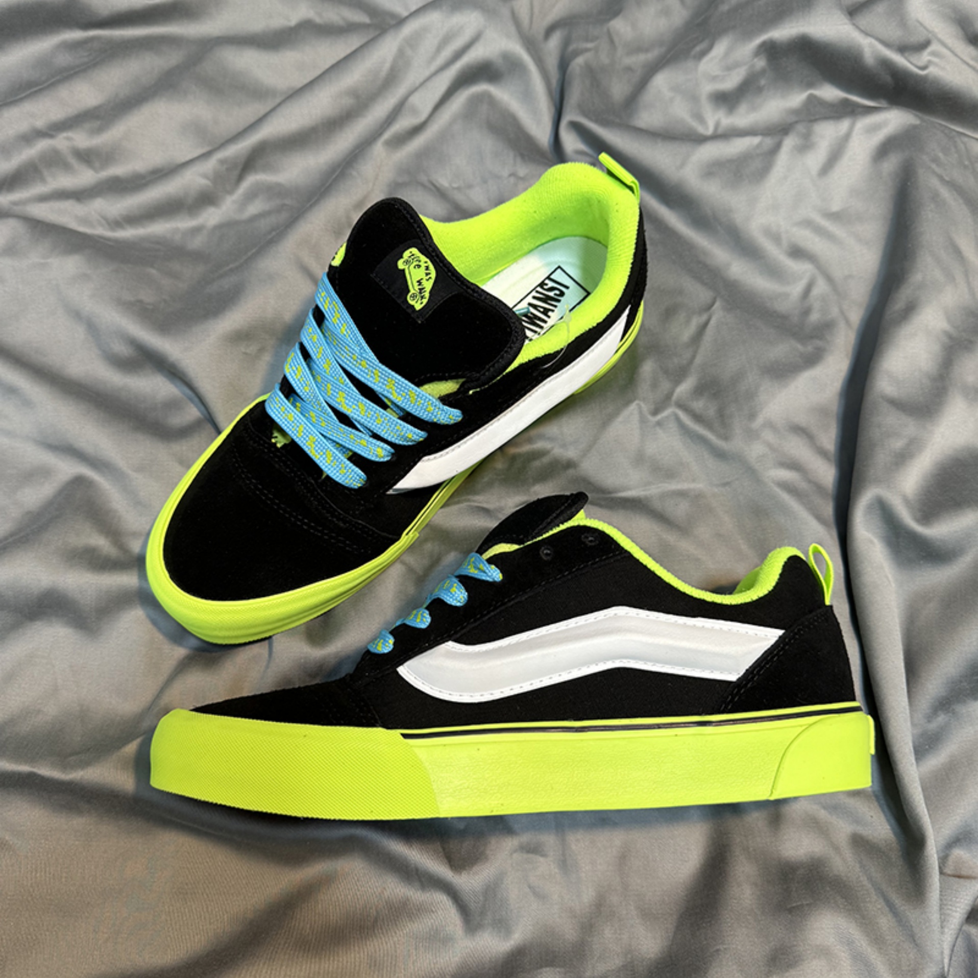 秋冬季新款荧光绿撞色黑色板鞋