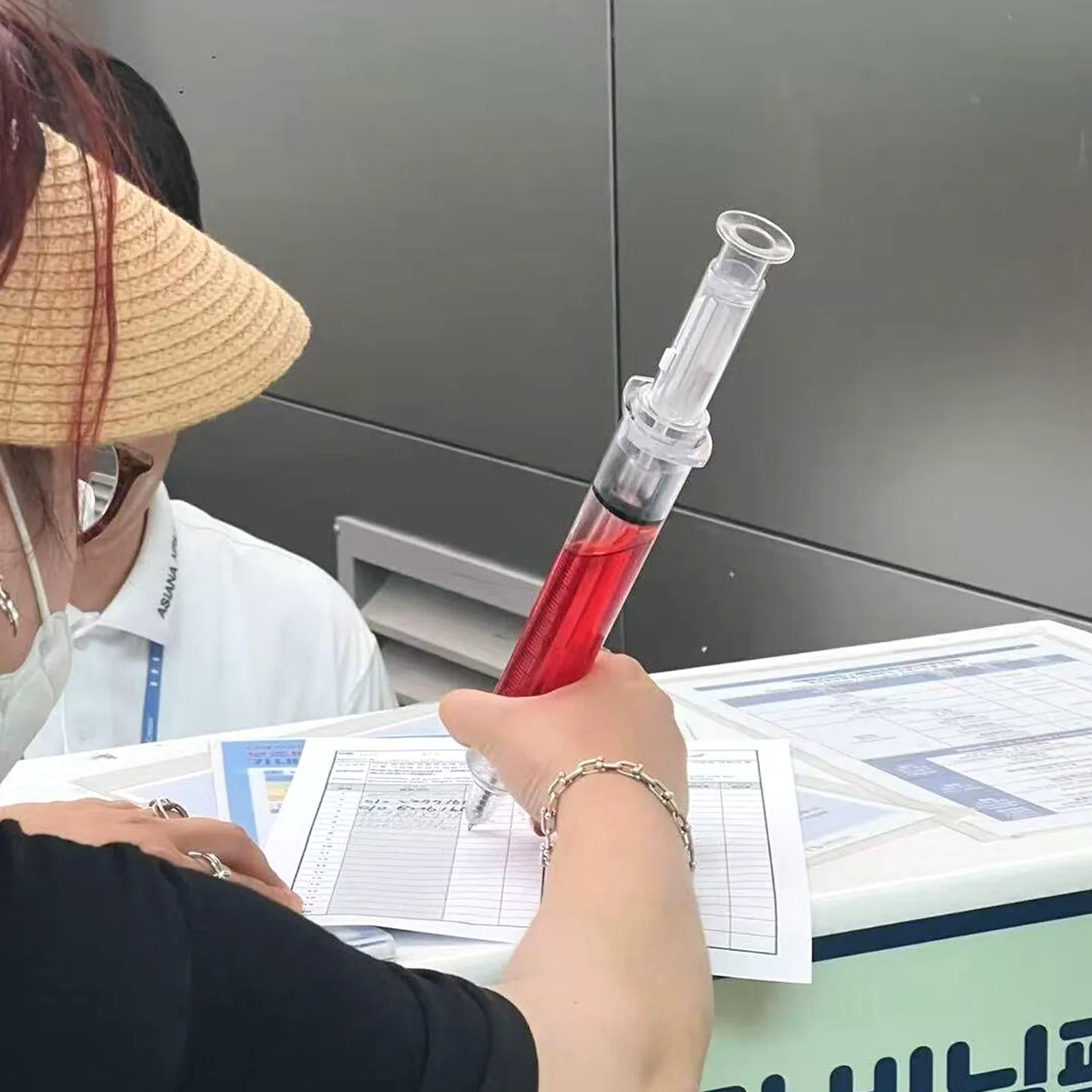 超大针管笔搞怪注射器速干顺滑防丢超明显写字笔多色按压式圆珠笔