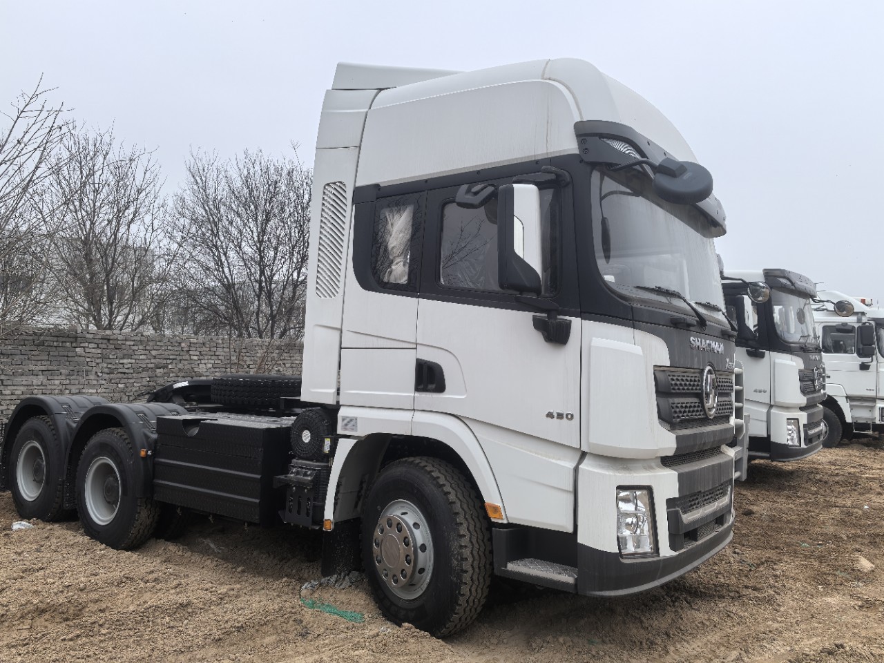 SHACMANX3000欧二430马力牵引车