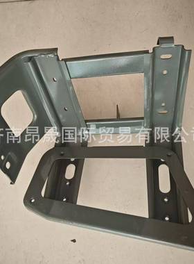 H重汽OWO汕德板卡豪瀚高46403位架脚踏左骨总成WG1671240245