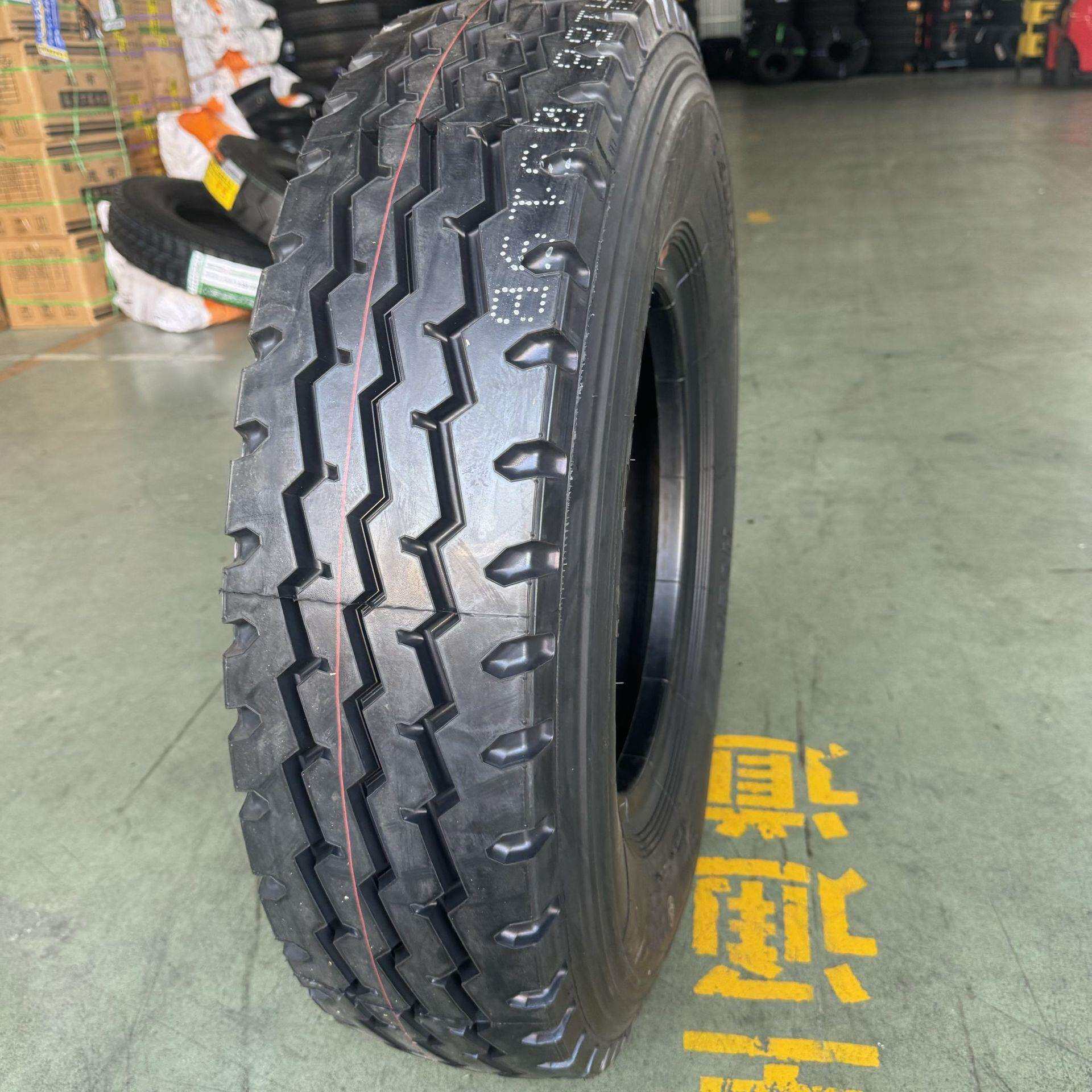 重卡轻卡货车全钢丝轮胎825/900/1000/1100/1200R20-R16矿山轮胎
