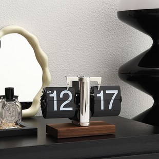 客厅电视柜台面摆件轻奢高档翻页时钟家居玄关中古风高级感装饰品