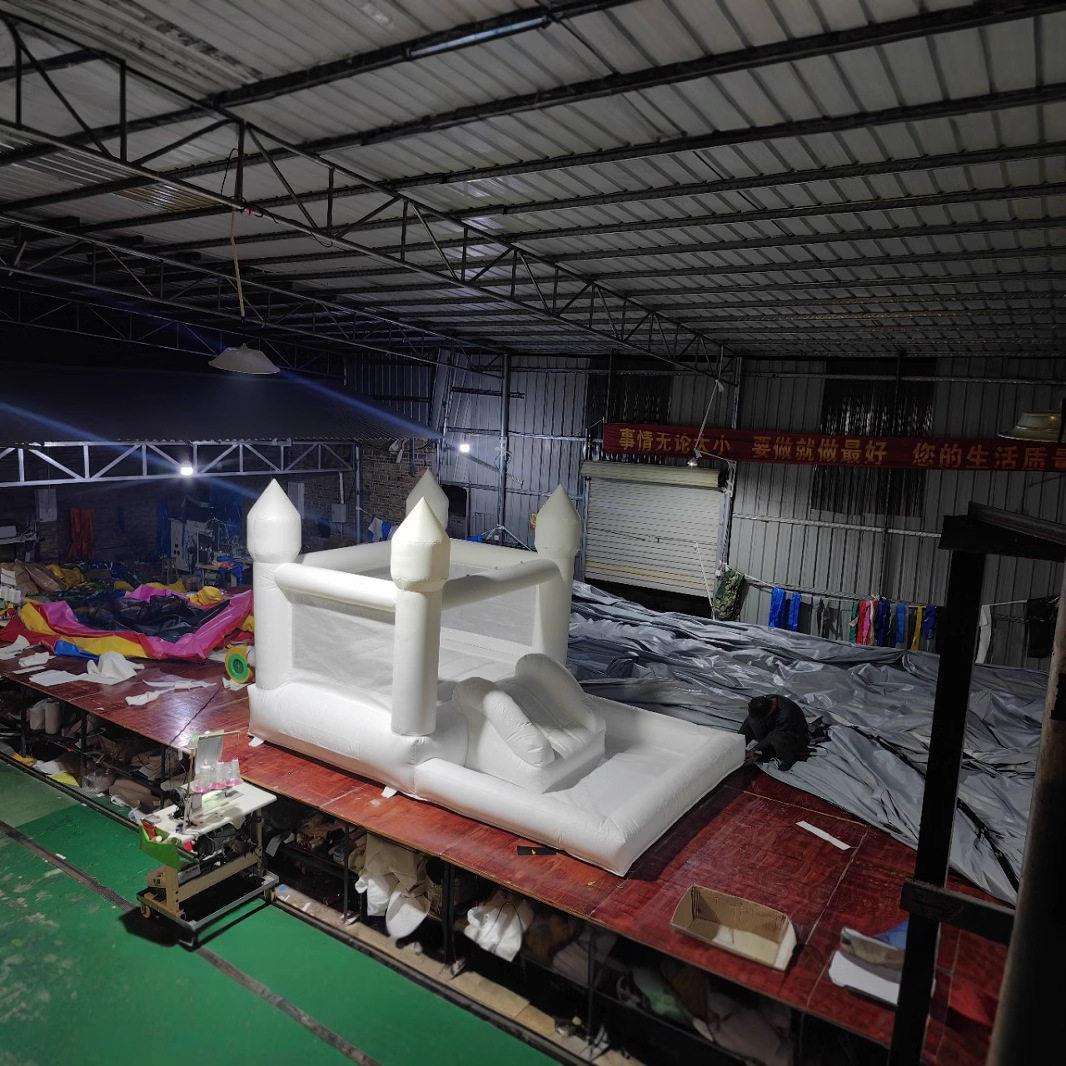 儿童城堡小型家用白色跳床户外蹦蹦床游乐设备空气淘气堡