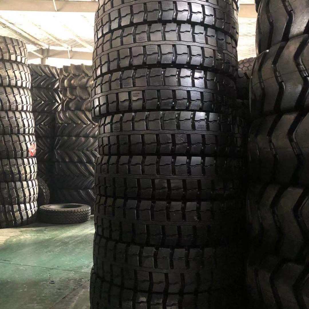 中国重汽宽体车轮胎 1400R25 全钢矿山重型自卸车轮胎