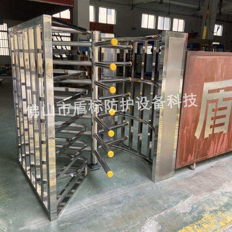 盾标防护供应车站手动推开半高单向门景区单通道不锈钢十字栅栏闸