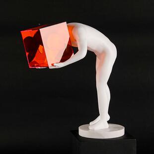 现艺代创意抽件象物雕塑摆人样ROB板间售楼处家居软装客厅玄关柜