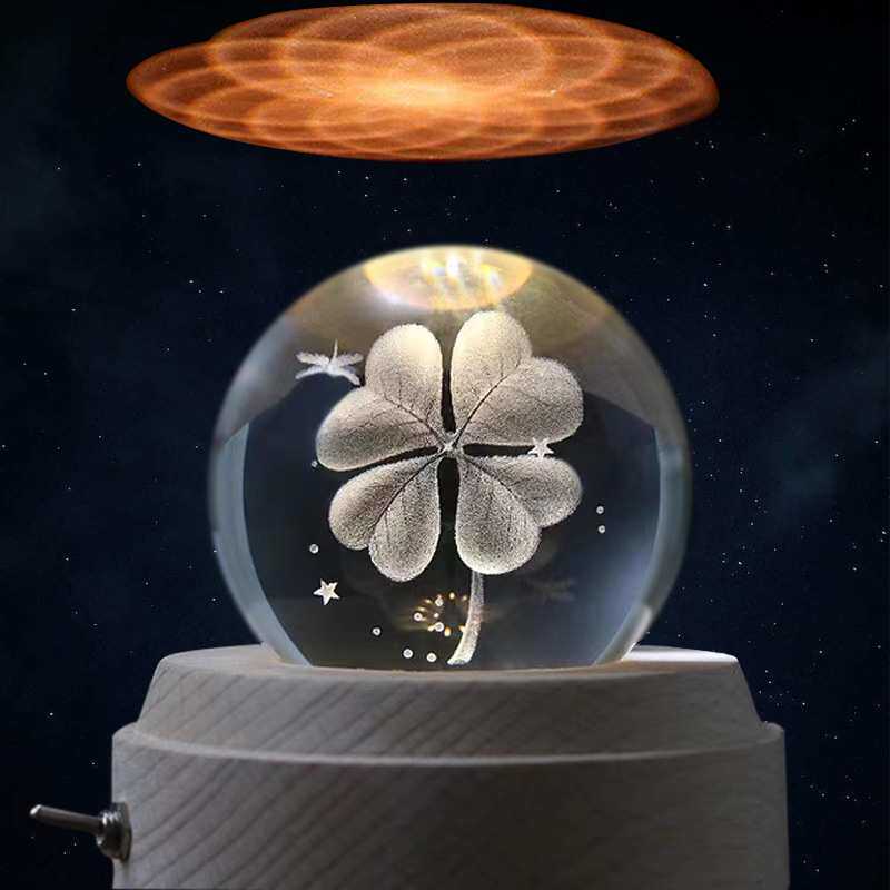 四叶草水晶球发光旋转音乐盒八音盒生日礼物送男女生女孩跨境热卖