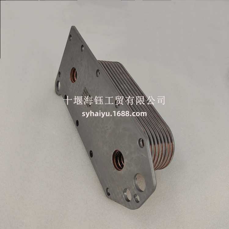 适用于东风康明斯6CT发动机机油冷却器芯5583737