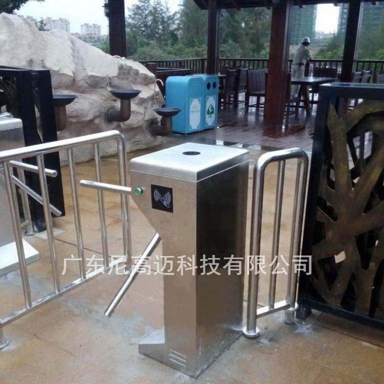 厂家单向三滚栅单向出口立式三辊闸手动旋转不锈钢通道闸超市转闸