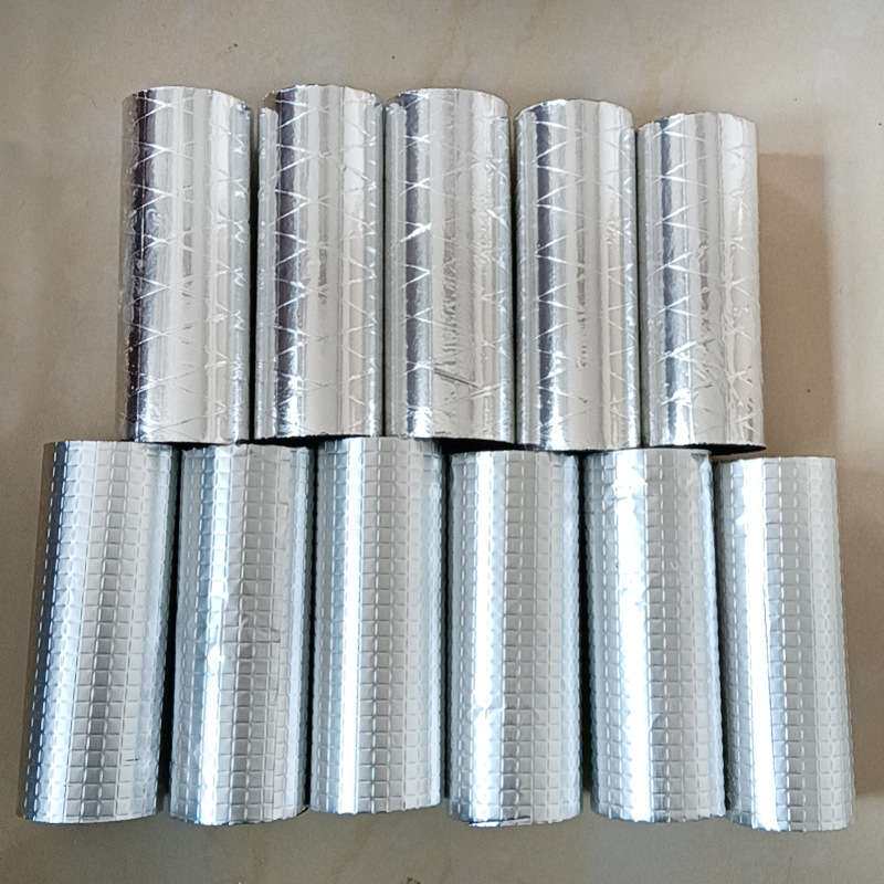 自粘隔热保温管阻燃隔音橡塑管太阳能管道保温管铝箔橡塑保温管