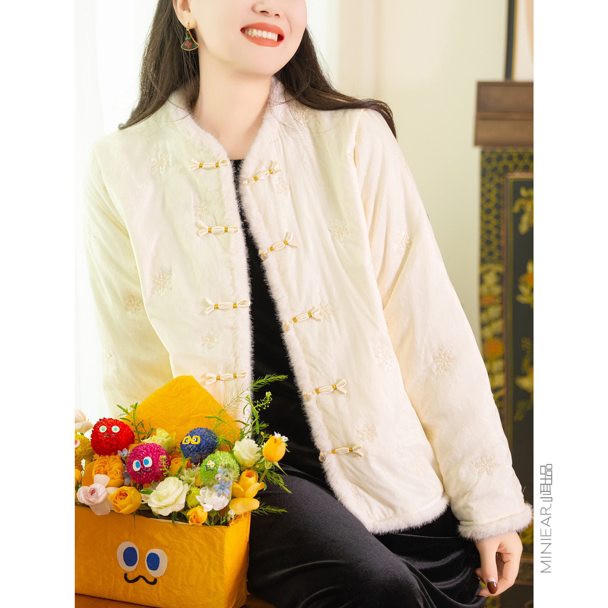 【年服系列】瑞雪兆丰年 双层蕾丝内里/刺绣雪花/毛条拼接 棉服女