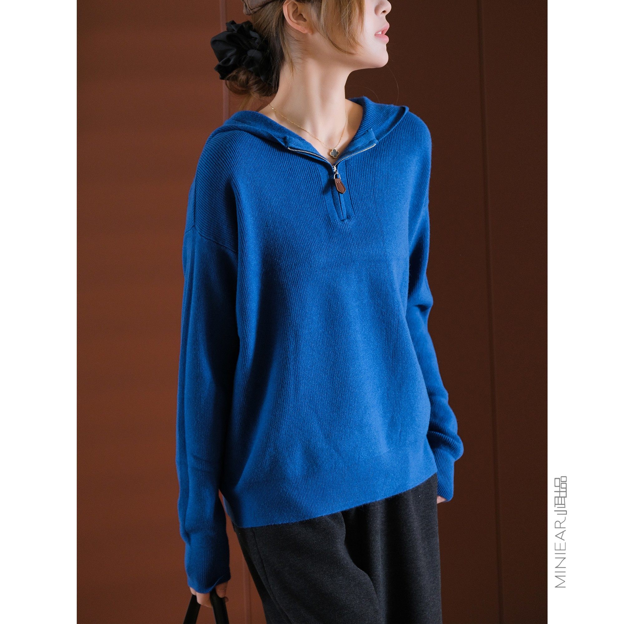 小耳出品【白色风车】纤丝绒秋冬韩版氧气活力连帽毛衣针织套头衫