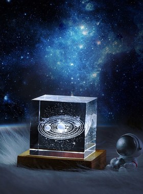 创意方块水晶宇航员摆件送女生闺蜜生日礼物小夜灯装饰七夕圣诞节