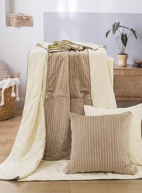 1VPR蚕丝多功能汽车用抱枕被子两用纯棉四季车载折叠靠枕头被全棉