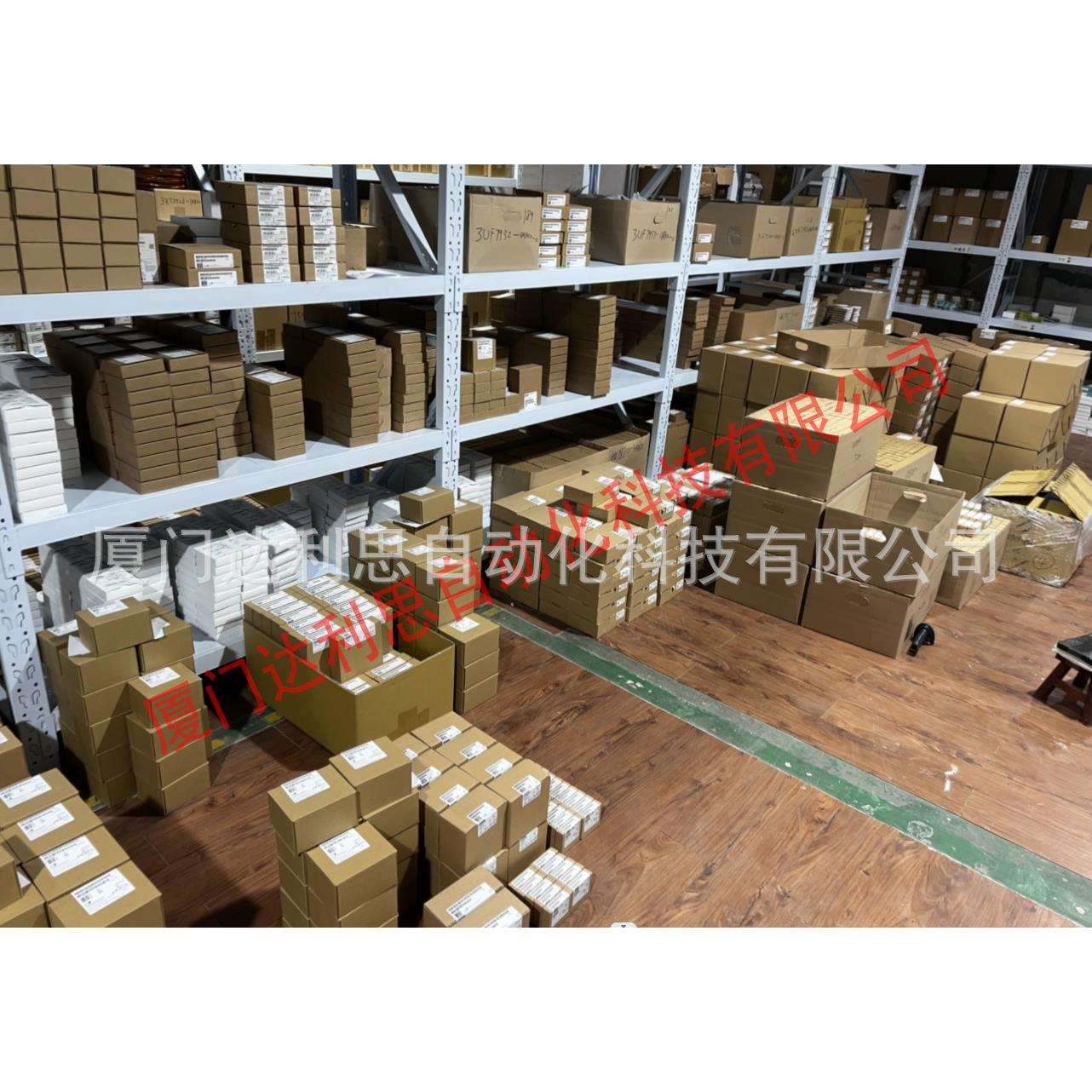 供应BMXRMS004GPF存储卡施耐Schneide