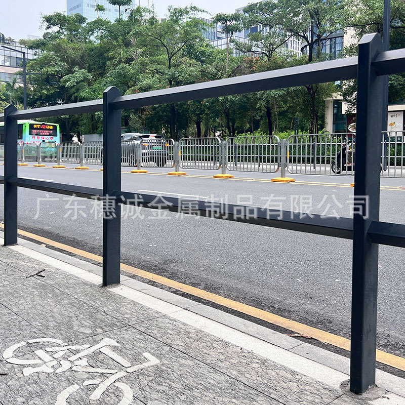 烤漆德式护栏深圳源头厂家批发路侧简单款护栏人行道马路围栏现货