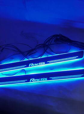 2片适用于丰田Ractis流光动态迎宾踏板带LED灯流光动态跑马门槛条