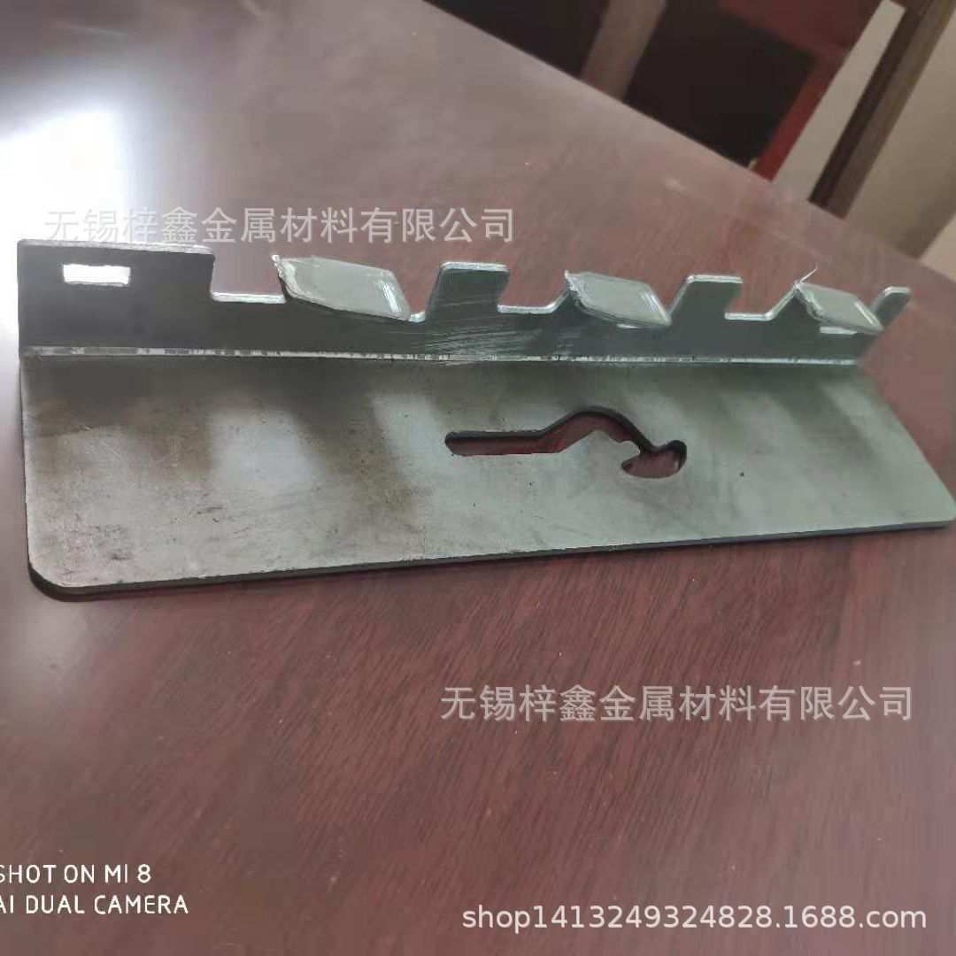 直供货架挂件倒八字孔型挂钩仓储五金模具架储物仓储货架挂钩