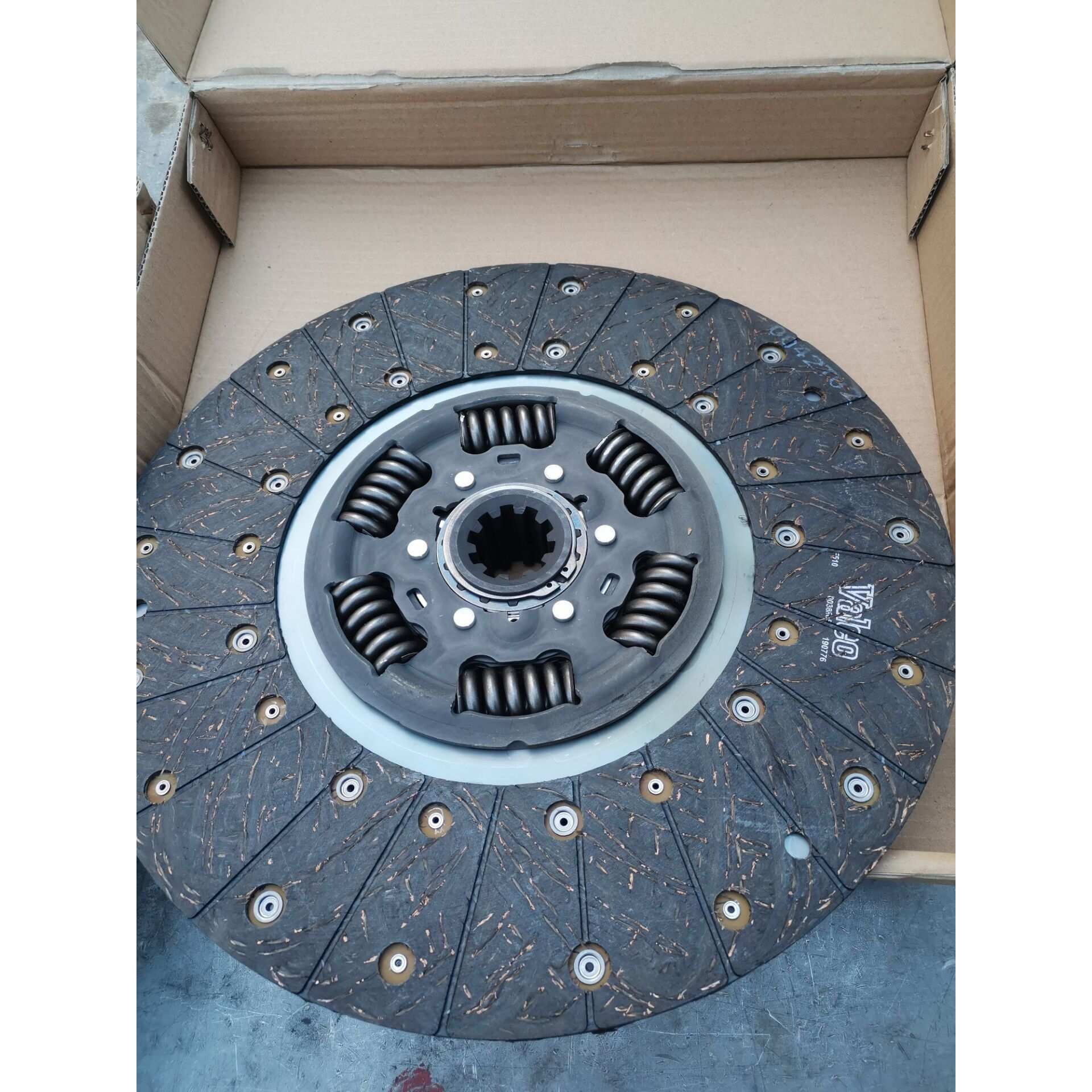 SHACMAN F2000 Clutch disc 德龙F3000离合器片430 DZ93189160307