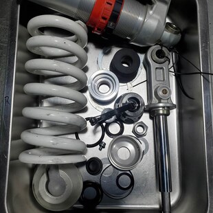 漏油维修 KTM全系 后避震 WP后减震器 阻尼保养换油充氮 胡斯瓦纳