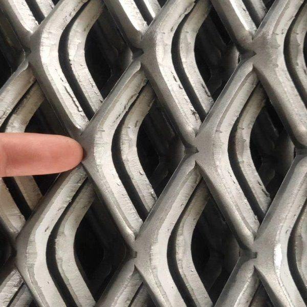 重型钢板网加厚菱形冲孔拉伸铁网防护脚踏304不锈钢钢板网