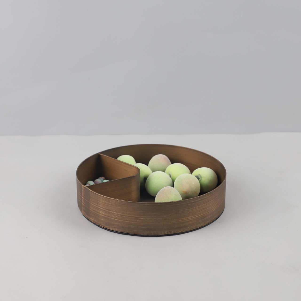 现代简约金属圆形分格果盘零食坚果收纳盘茶几餐厅客厅家居装饰品