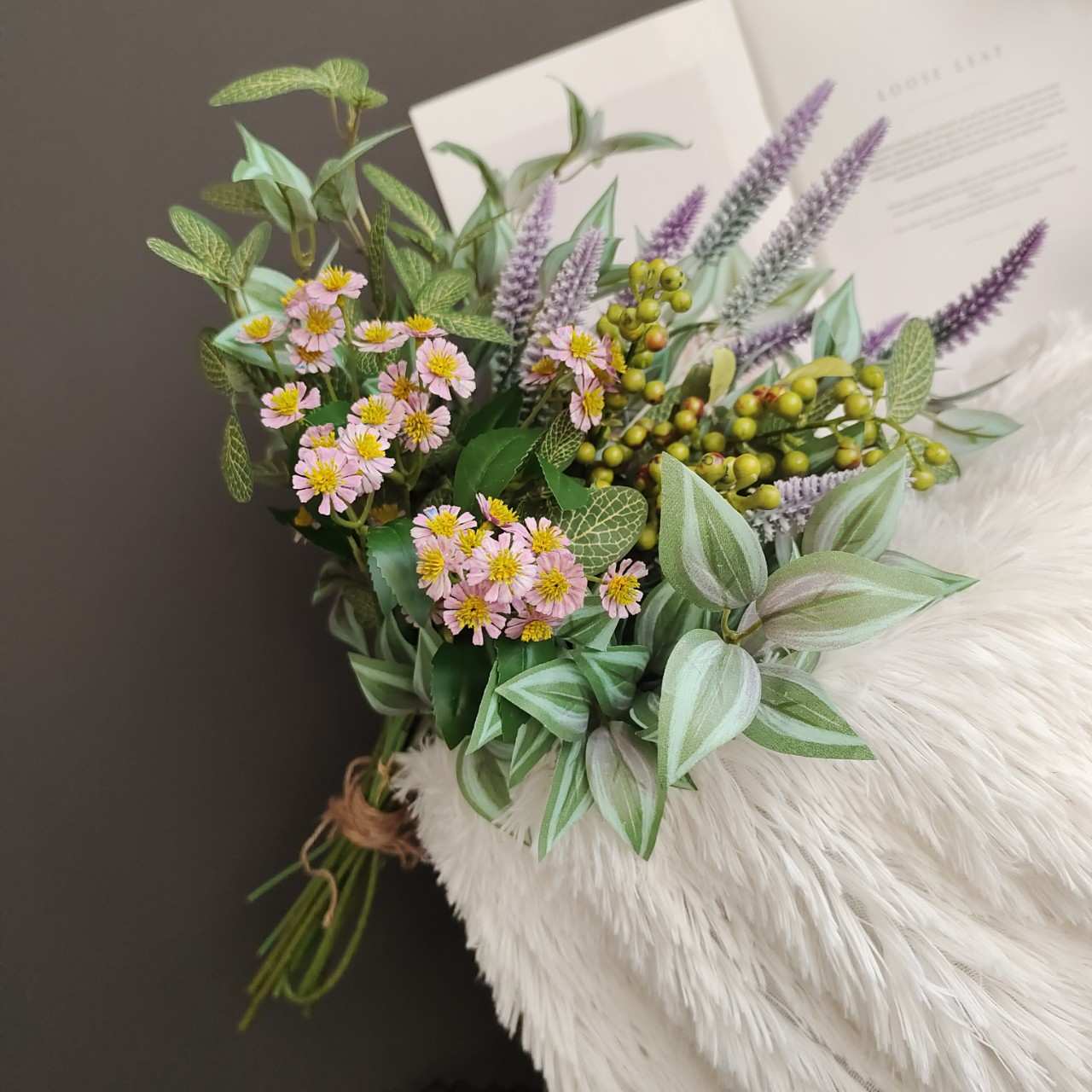 仿真手捧洋甘菊花束家居样板间酒店婚庆软装设计装饰拍照道具