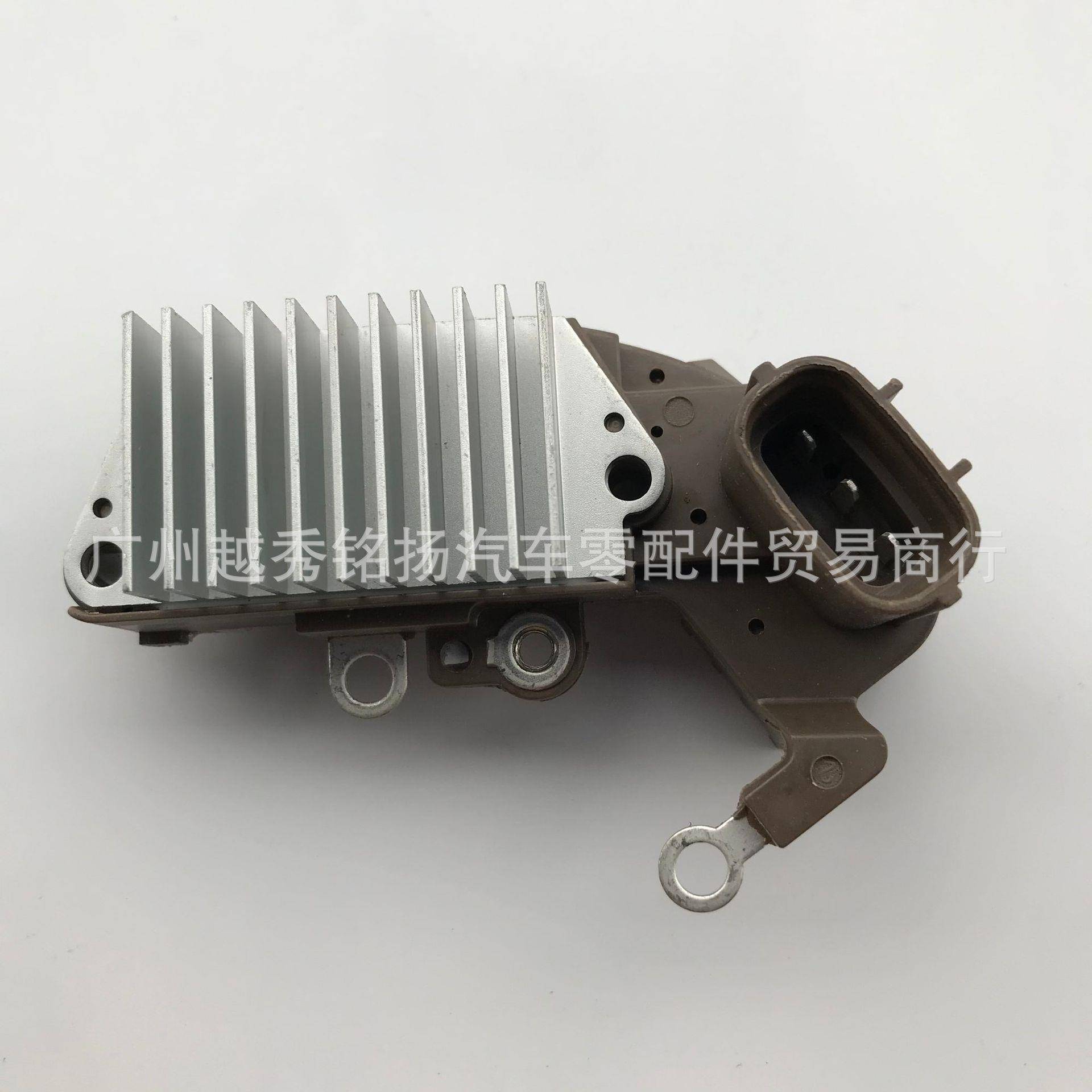 适用于长安之星474利亚纳丰田凌志126000-1970汽车发电机调节器