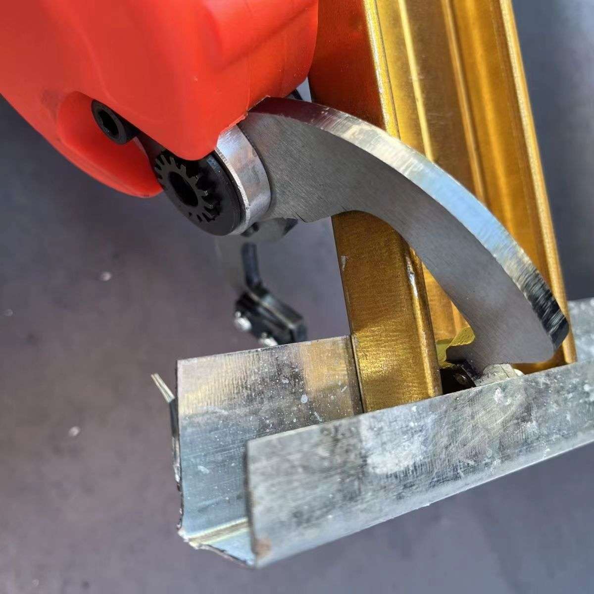 多功能隔墙龙骨钳轻钢龙骨免铆钉钳专业吊顶工具轻钢龙骨钳子