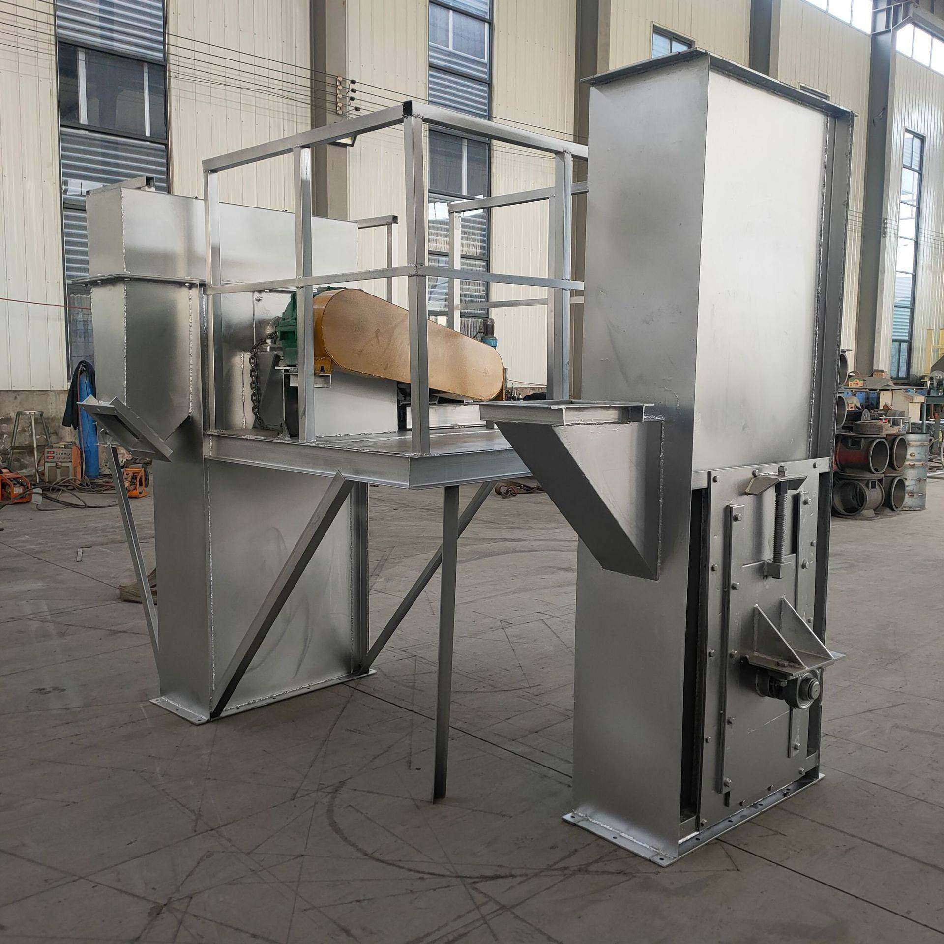 不锈钢斗式提升机th160沙子水泥物料输送机垂直往复式提升机矿用,搬运/仓储/物流设备,输送机,淘宝优惠券,粉丝福利购,淘宝优惠卷