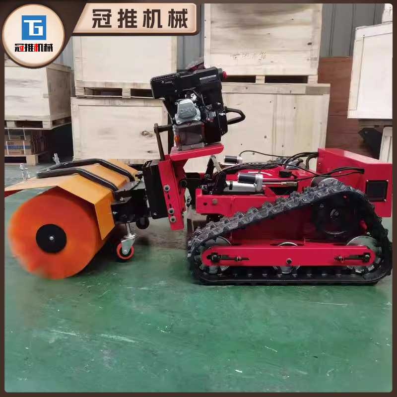 遥控割草机履带式加装推土除雪铲小型家用果园林农用碎草打草机
