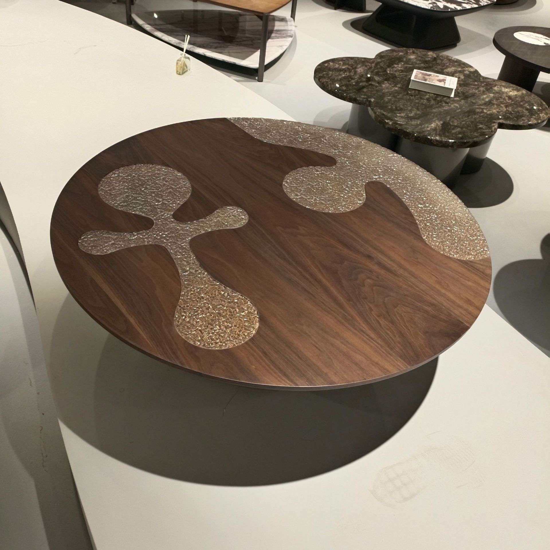 新款现代意式极简设计师家用客厅亚克力圆形创意茶几大角几圆桌子