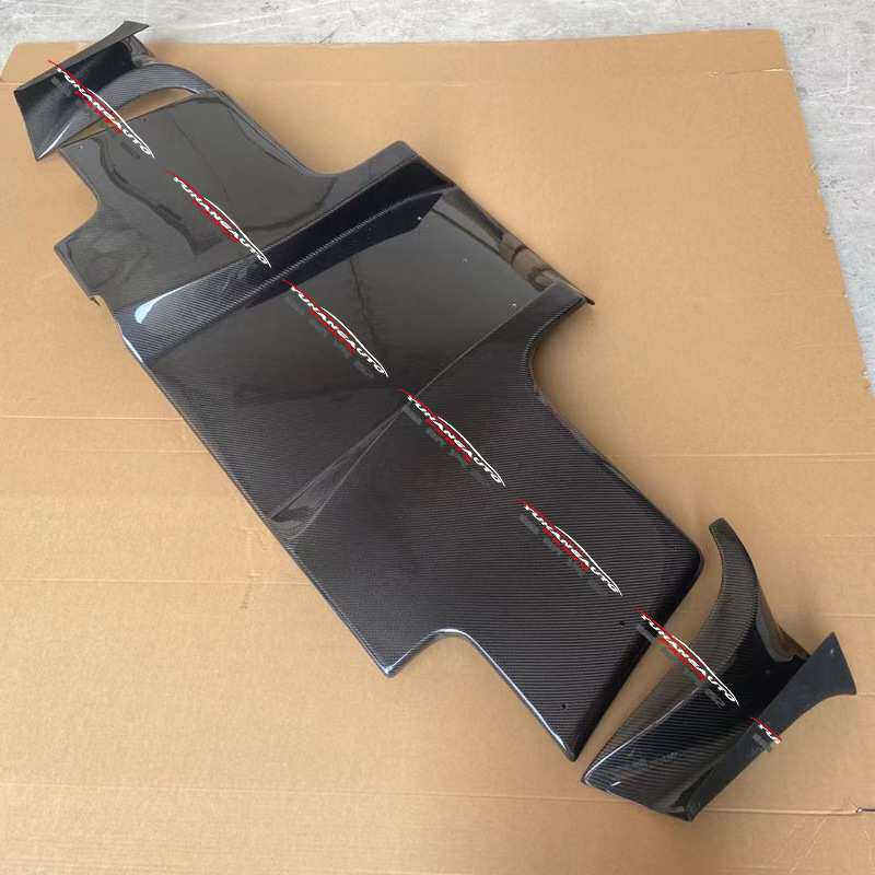 适用丰田牛魔王改装Supra MK4 JZA80玻纤后唇 TS款后扰流底板加装