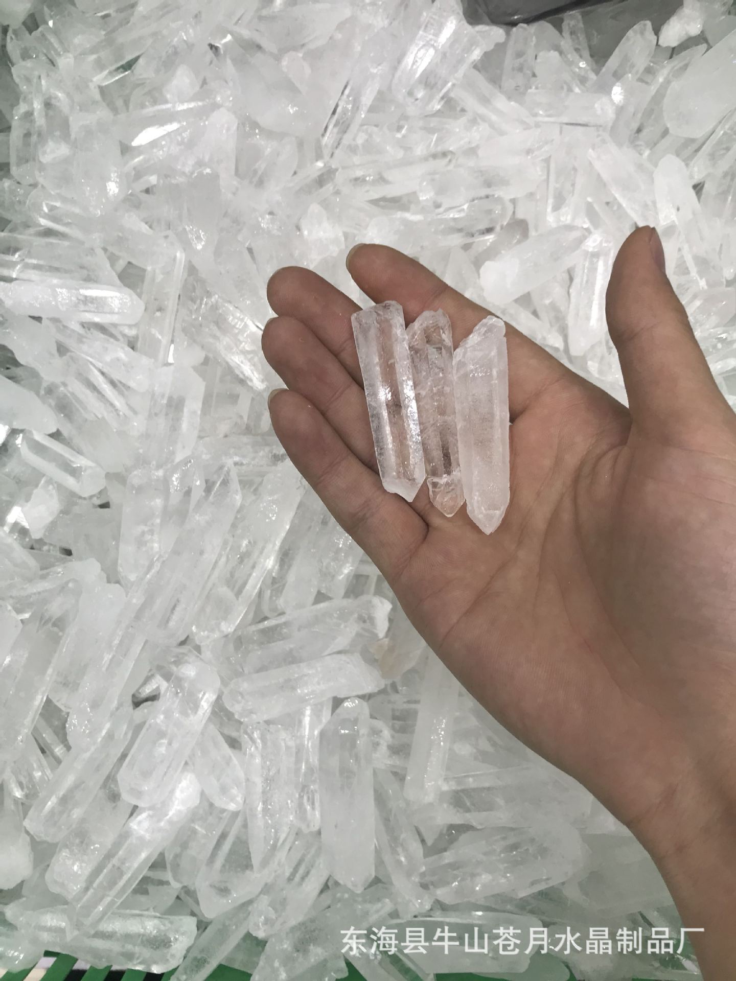 天然白水晶柱单晶体磨砂水晶原石柱形表皮干净洁白无瑕厂家批发