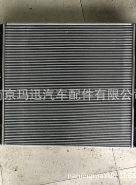 IVECO DAILY PARTS 依维柯水箱散热器中冷器504152995 504152996