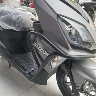 适用轻骑铃木UY125保险杠踏板摩托车碳钢护杠加厚防摔杆保险架杆