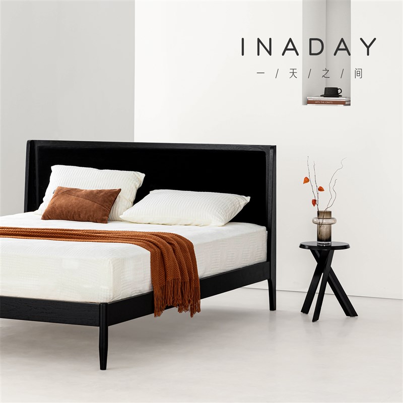/黑色丝绒实木软包双人北卧复古主级高欧感白蜡木1.8米床