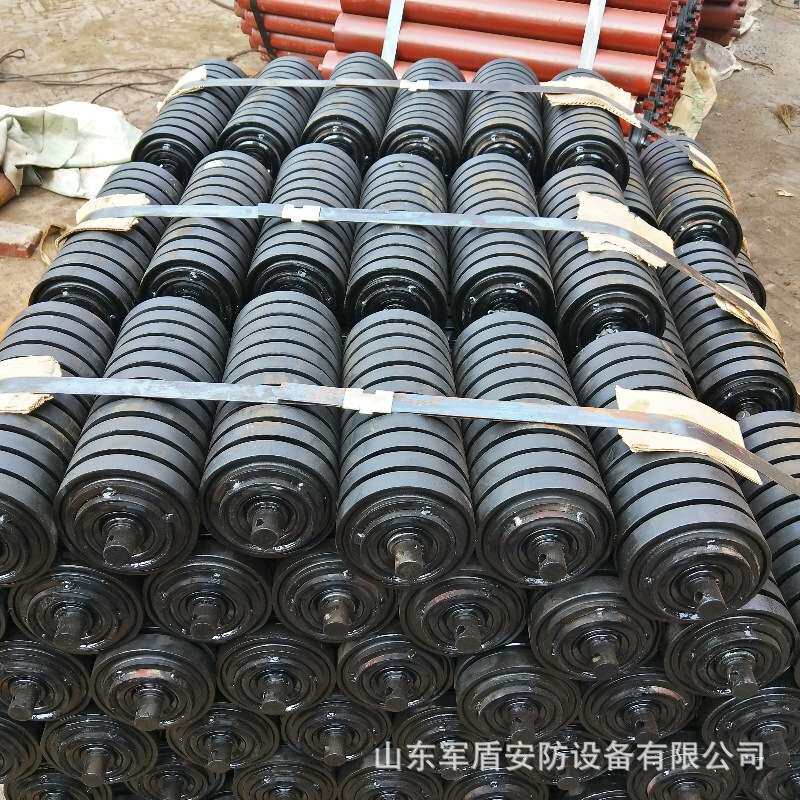 滚筒输送带托辊 缓冲橡胶防滑减震无动力托辊支架 槽型托辊