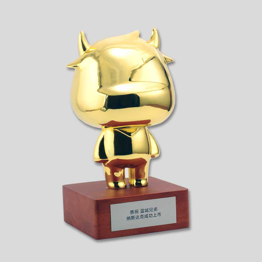 金礼工厂金属卡通吉祥物上市公司金牛纪念品合金摆件定 制礼品