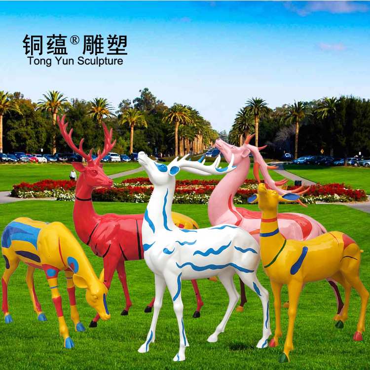 现货玻璃钢鹿雕塑 彩绘玻璃钢动物雕塑群鹿雕塑仿铜鹿雕塑定制