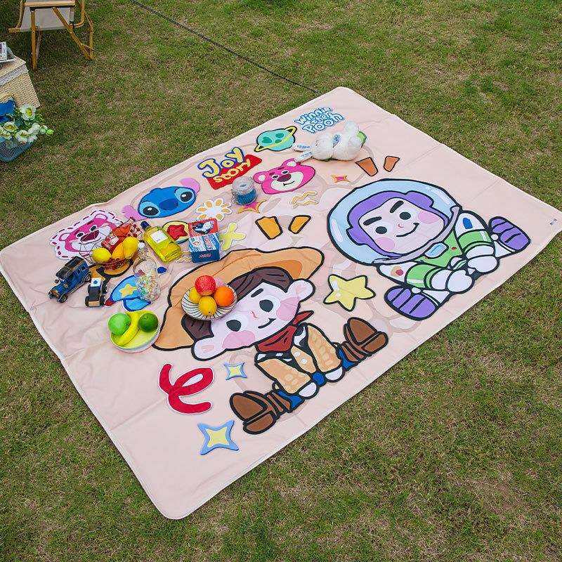 可爱草莓熊野餐垫胡迪巴斯光年防潮垫野炊春游便携防水隔热草坪垫,模玩/动漫/周边/娃圈三坑/桌游,模型制作工具/辅料耗材,淘宝优惠券,粉丝福利购,淘宝优惠卷