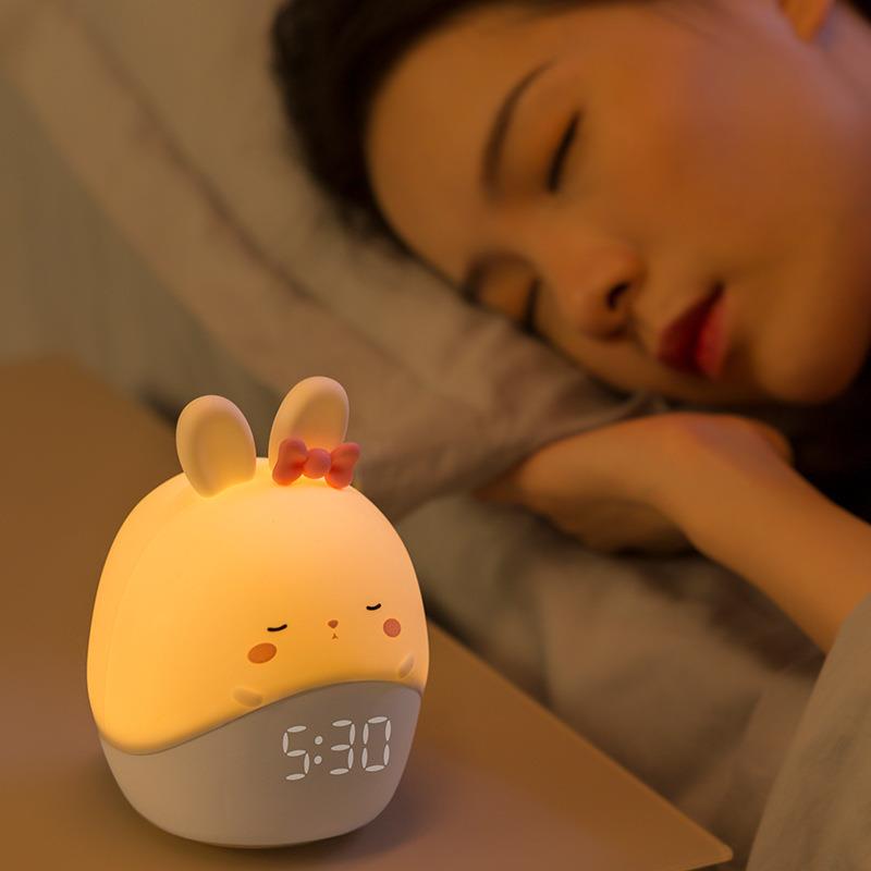 创意动物派对闹钟 USB小程序伴睡夜灯闹钟床头伴睡迷你电子闹钟