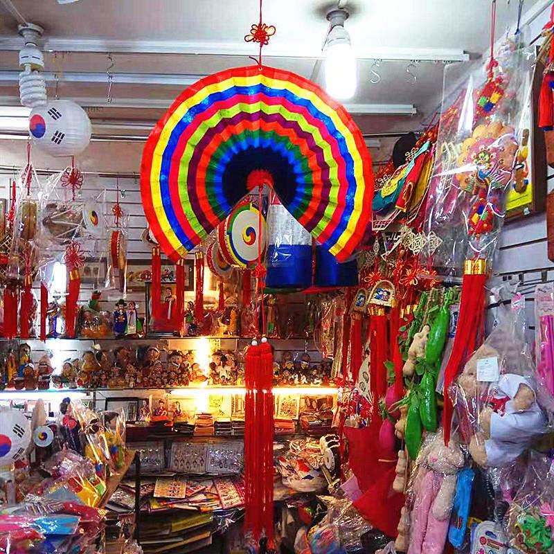 韩国彩色太极扇子朝鲜装饰画墙挂韩式烧烤店壁饰玄关背景墙挂件