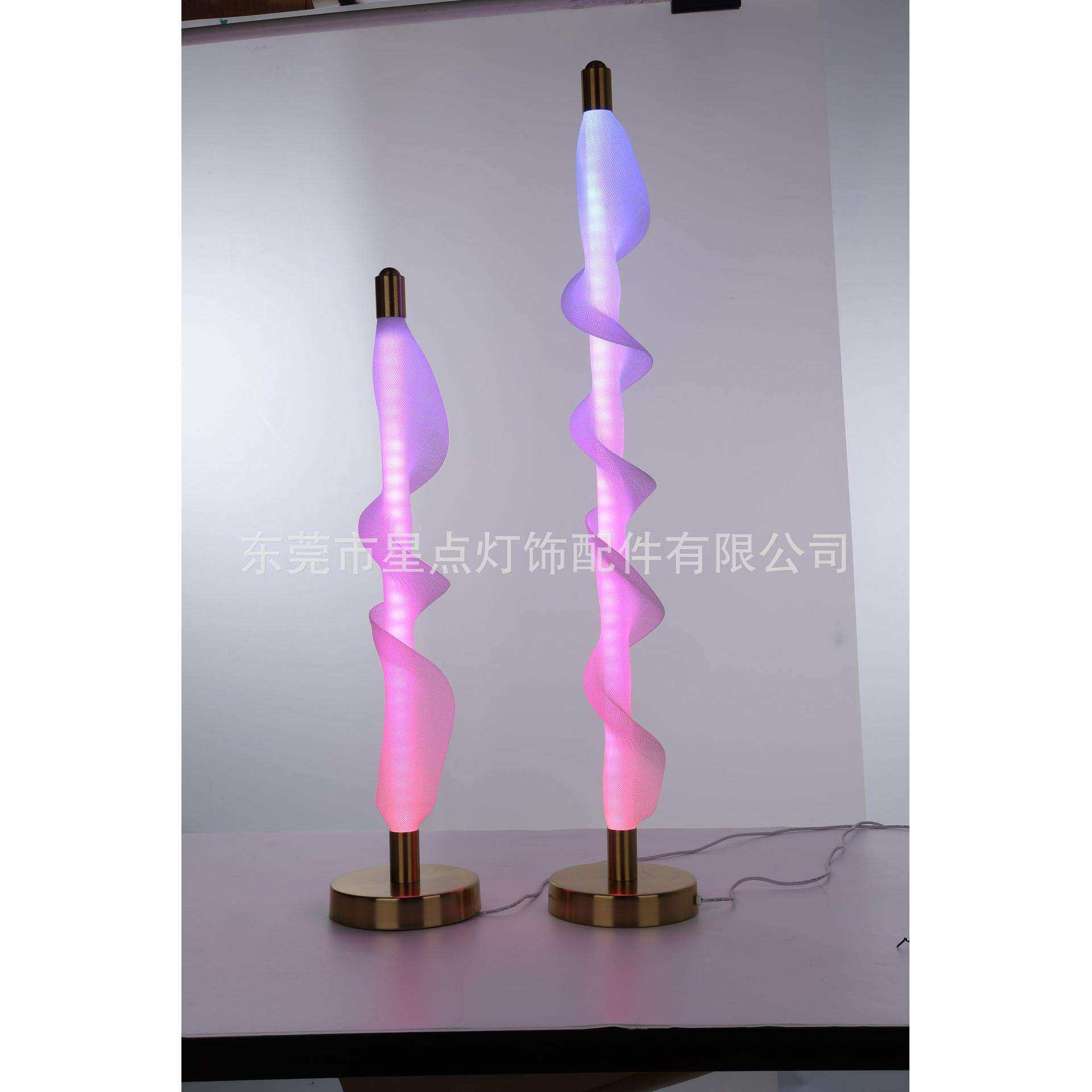 RGBICW桌面灯游戏音乐氛围灯暖光调亮度蓝牙APP节日气氛灯