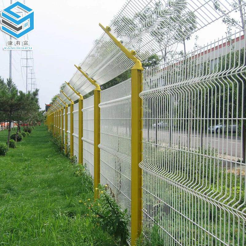 三角折弯护栏厂家公园小区桃型柱隔离网果园加粗铁丝围栏网