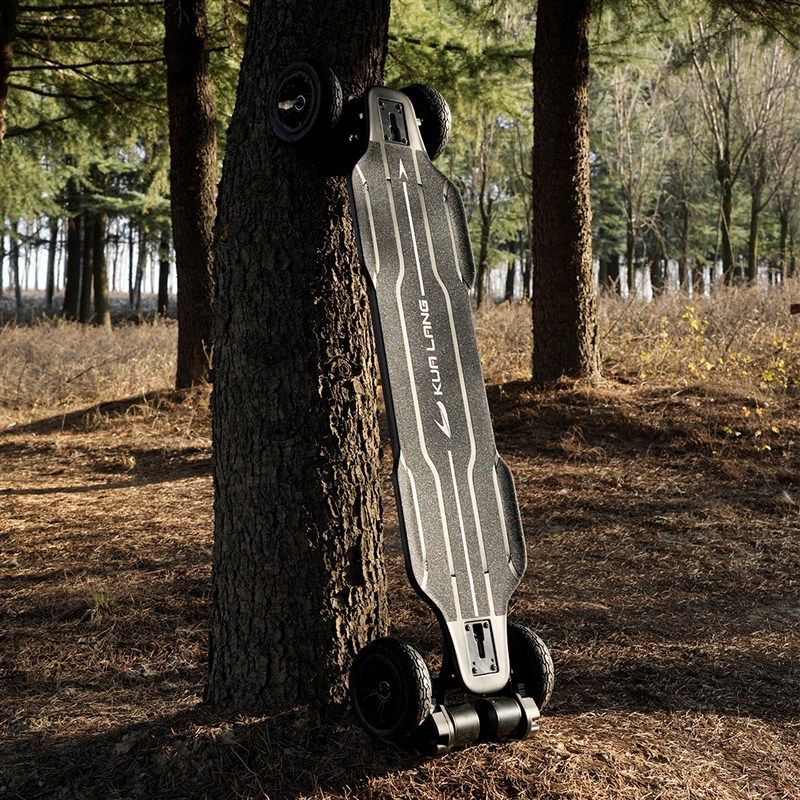 跨浪DFLY电动滑板碳纤维双驱成人越野遥控四轮校园城市通勤代步车